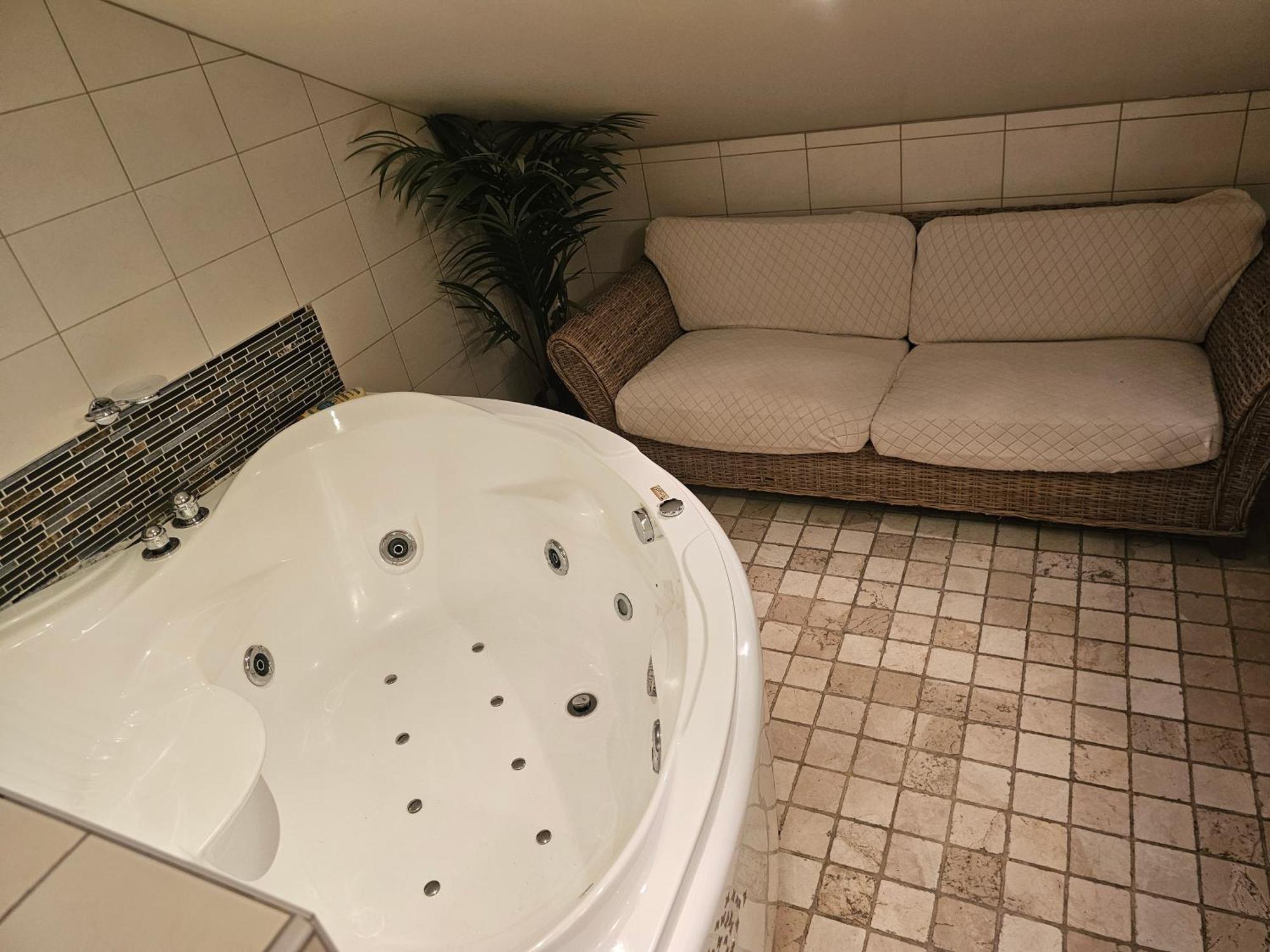 Full Privacy Townhome In Oslo With Wifi Exterior photo